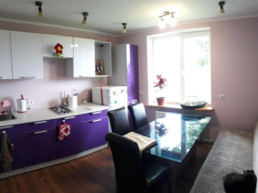 Apartment by the sea (5 minute walk) in Tūja